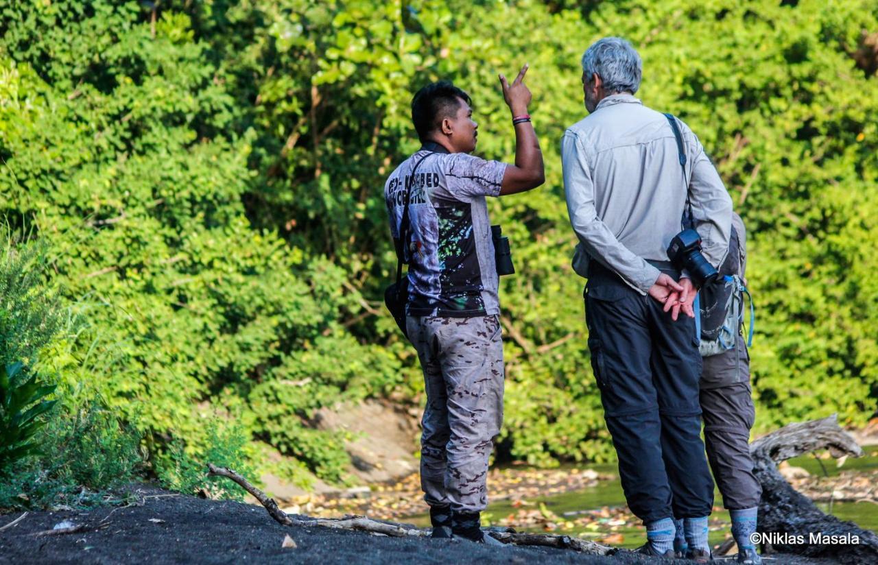 Tangkoko Ranger Homestay Bitung Esterno foto